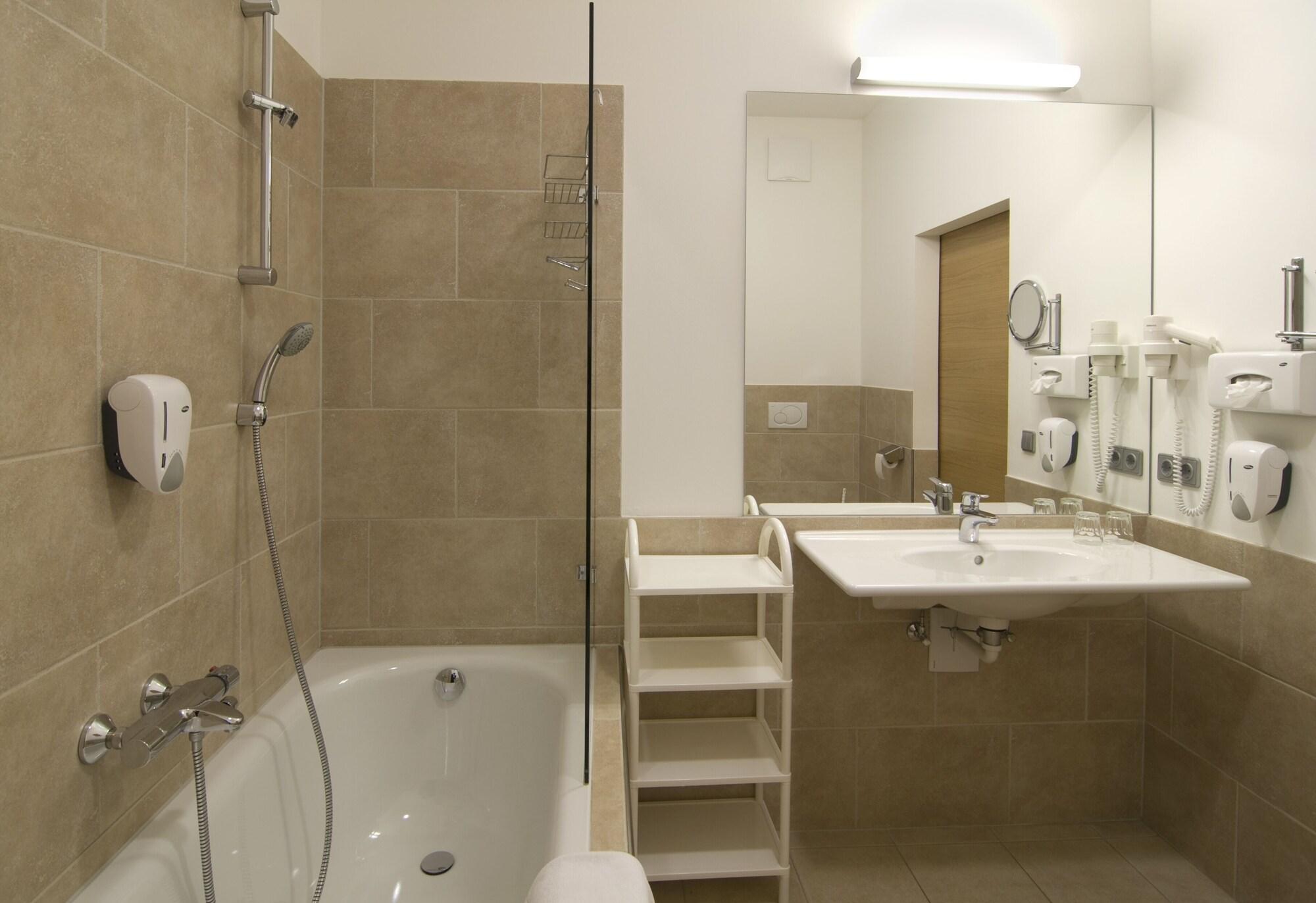 Hotel Braeuwirt Kirchberg in Tirol Luaran gambar